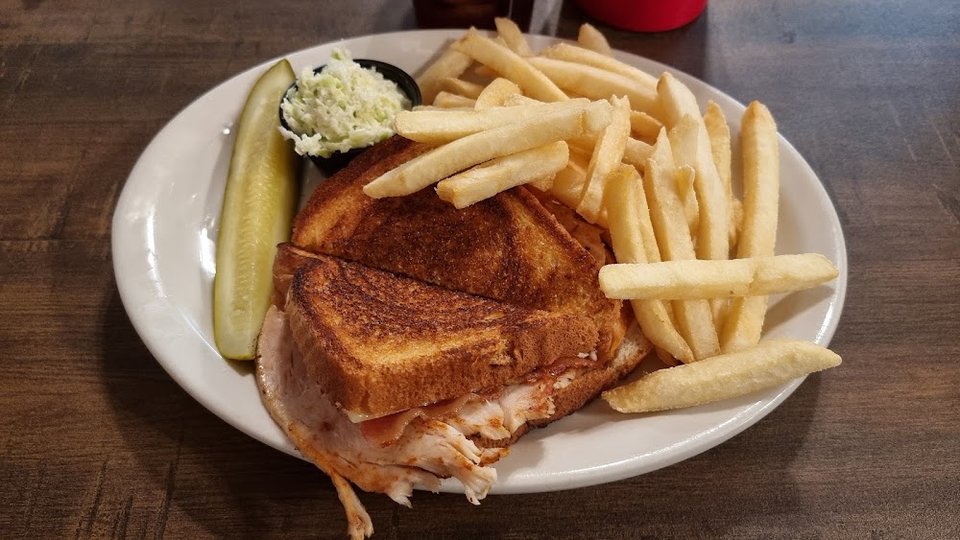 Alva Dinner Fish Sandwich